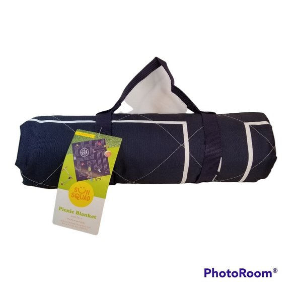 72" x 60" Printed Picnic Blanket - Sun Squad "Here Comes the Fun" Seats up to 4 - Picture 1 of 6
